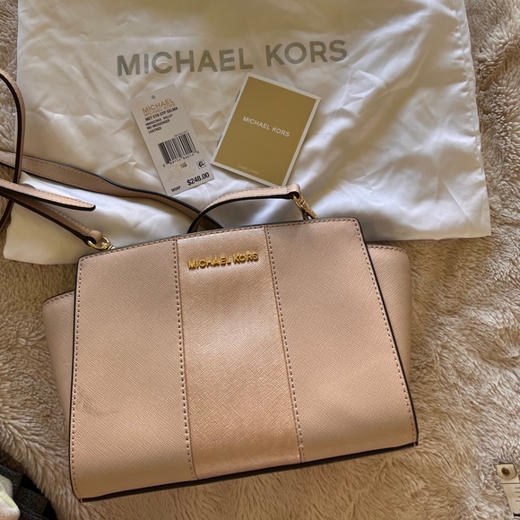 MICHAEL KORS PURSE - Picture 2 of 10